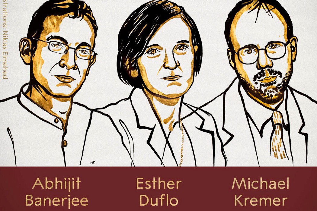 Trio de ganhadores do Prêmio Nobel de Economia de 2019.